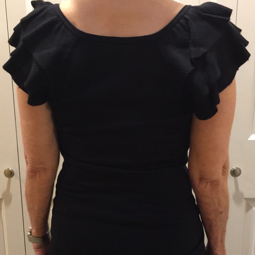 Women’s short ruffle sleeve scoop neck sweater